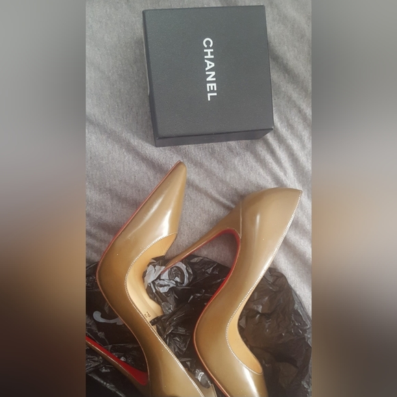 COMING SOON RARE & OR VINTAGE CHANEL , BALLY , LOUIS VUITTON , GUCCI & ETRO... - Picture 8 of 12